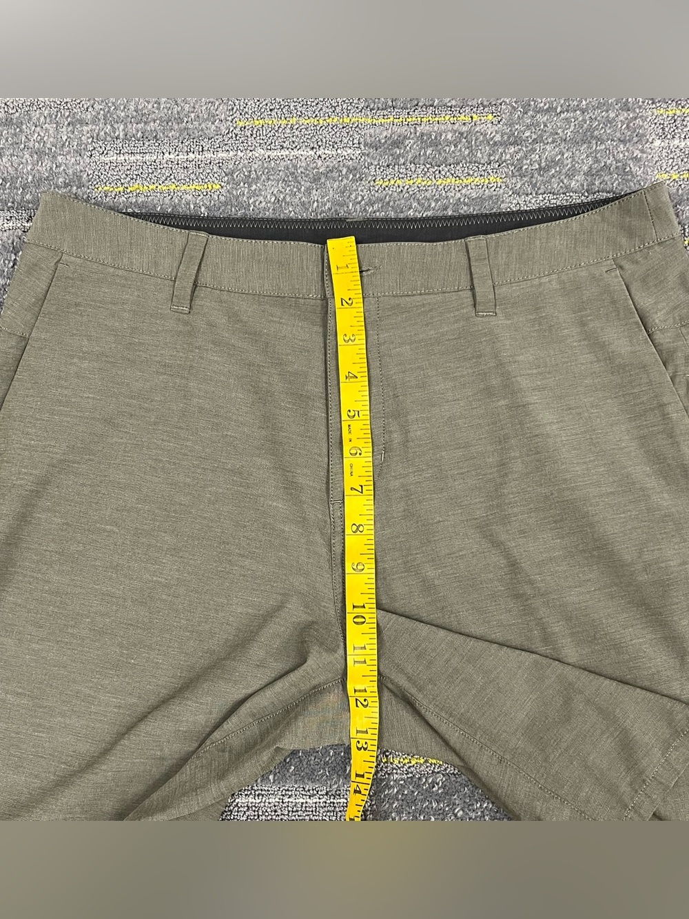 Vuori Aim Shorts Mens 34 Gray Performance Stretch Tech Golf Lightweight V368 - Picture 6 of 9